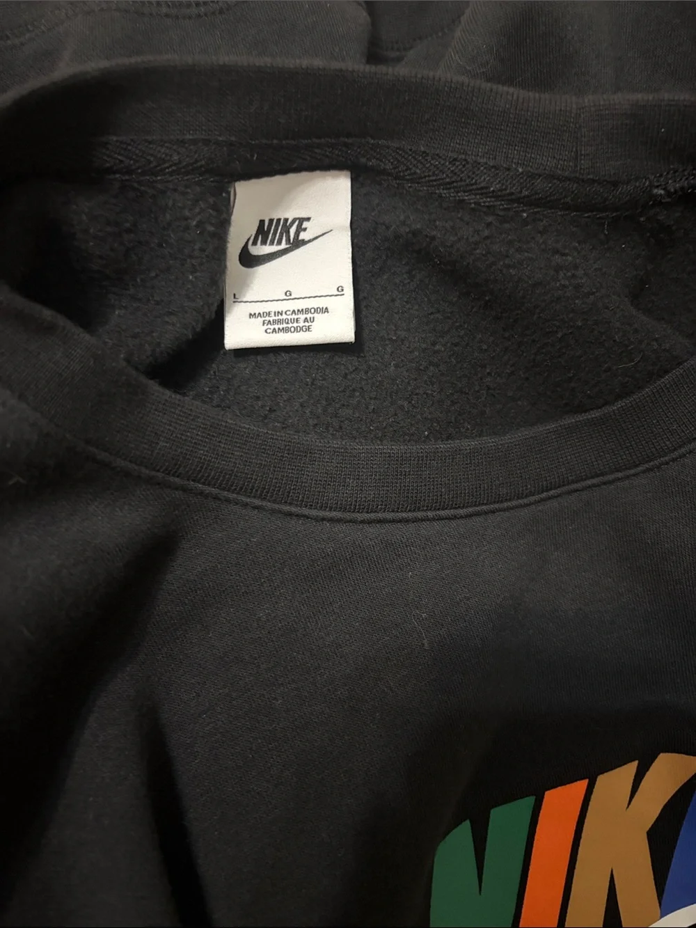 Nike Black Crewneck Sweatshirt with Multicolor Logo size Large